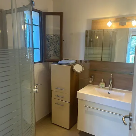 Avec Piscine, Jacuzzi, Vue Et Montagne, A Pied Проживание в семье *