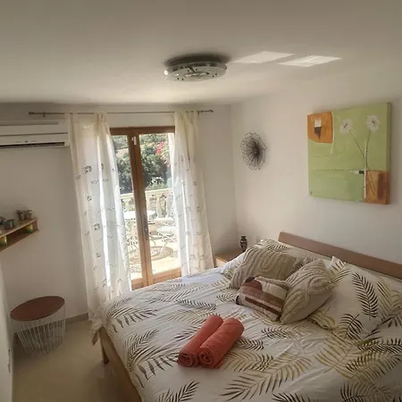 Avec Piscine, Jacuzzi, Vue Et Montagne, A Pied * Roquebrune-sur-Argens